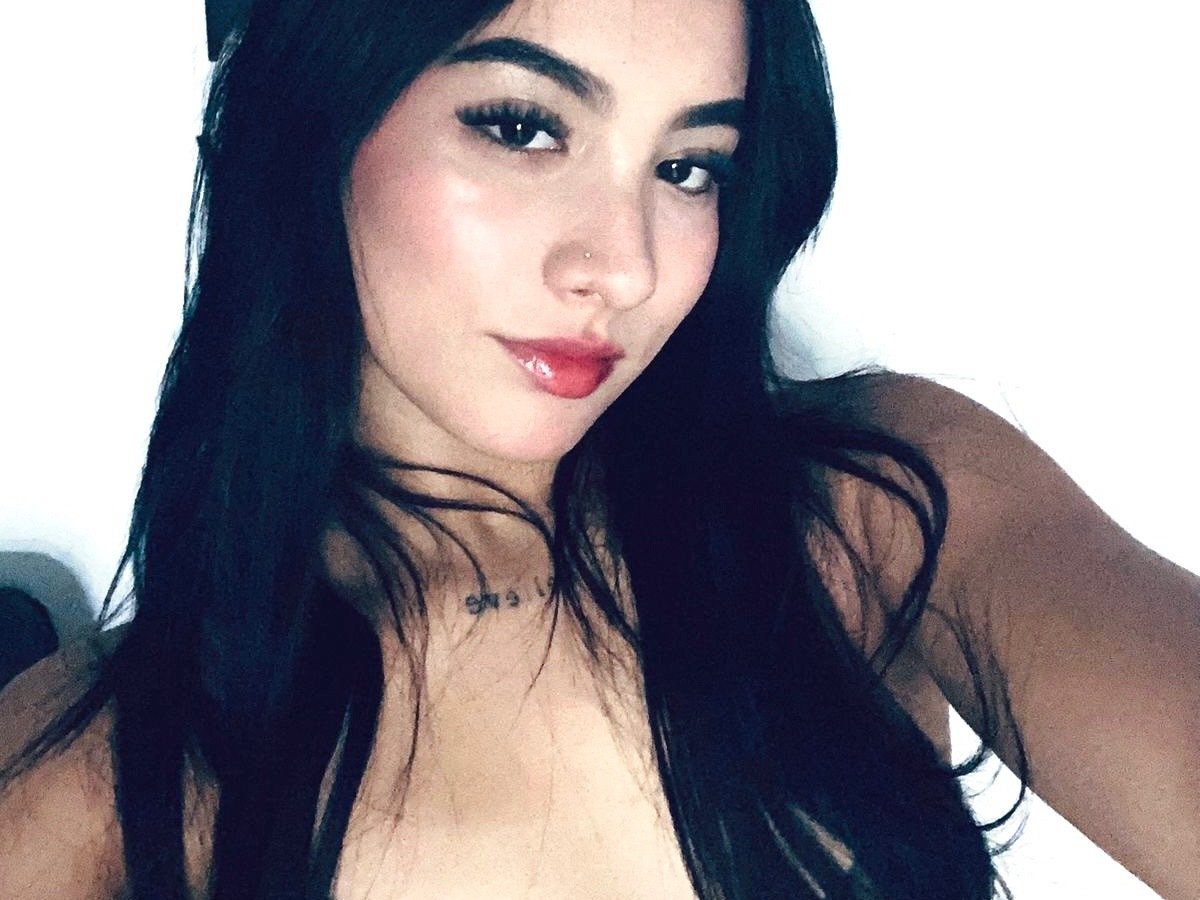 LauraaDoll photo 18