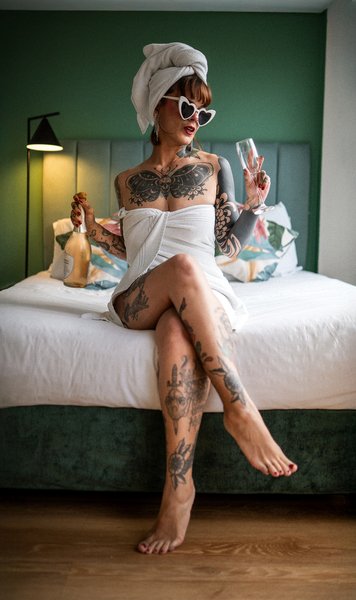 AlessaMoth photo 142