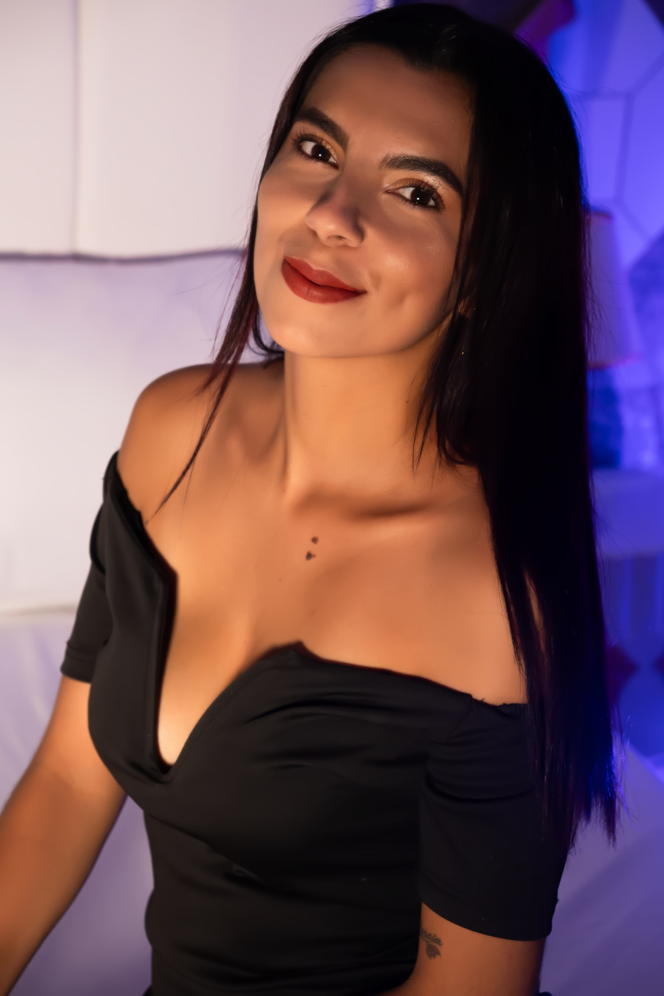 Carla_Torres photo 1