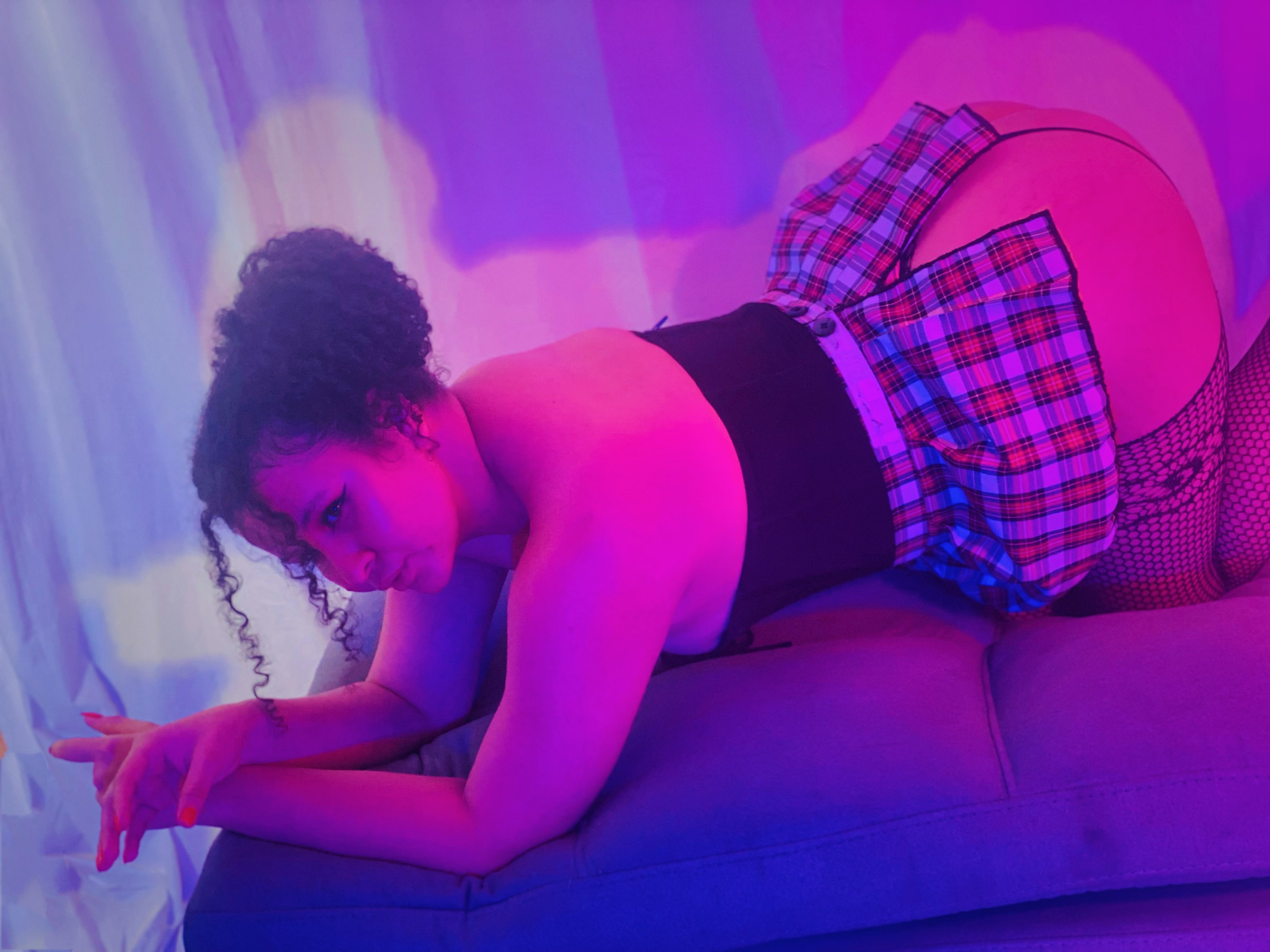 AlaeBigAss photo 47