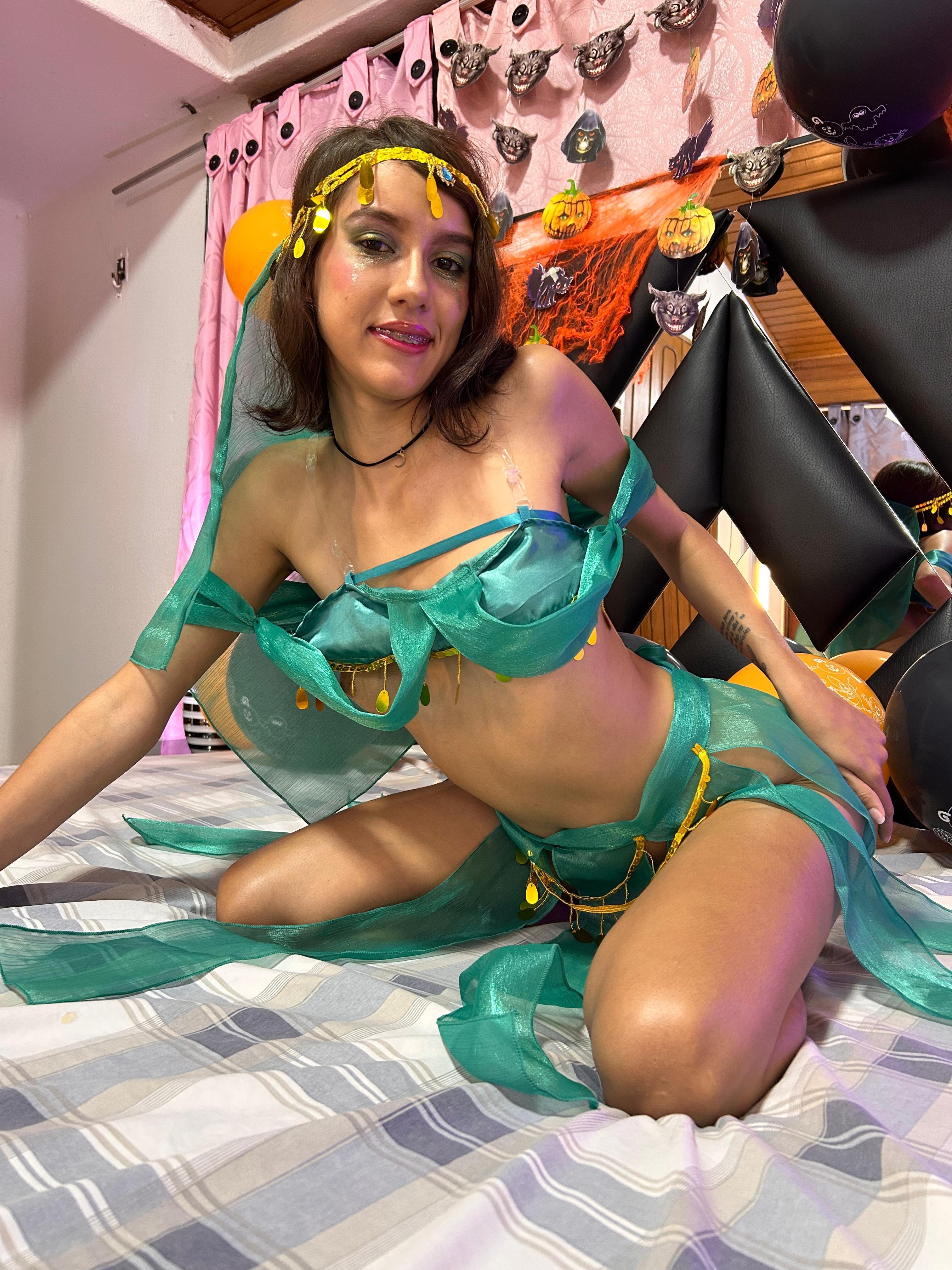 Linda4Petite photo 27