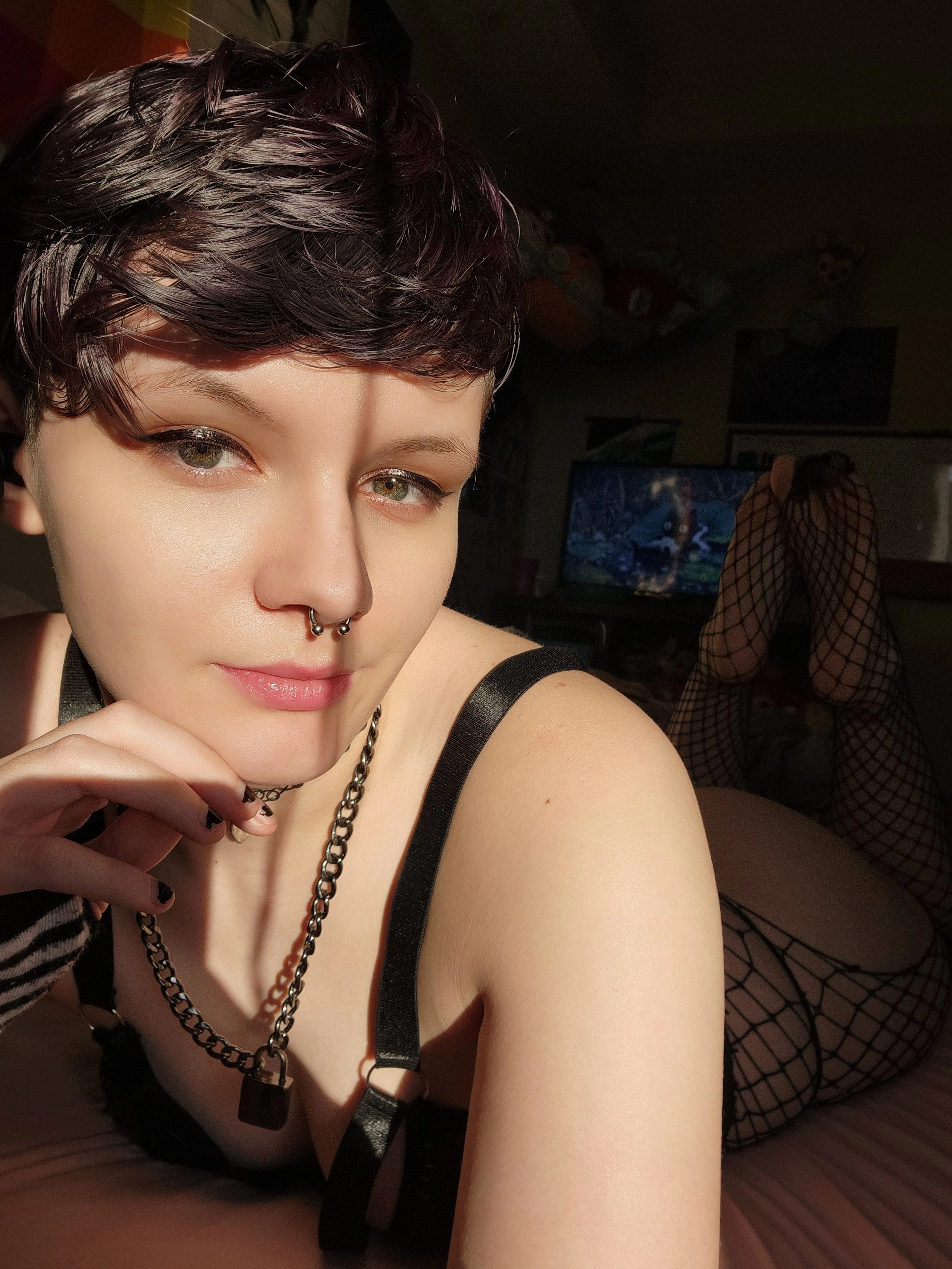 BarelyOlivia photo 2