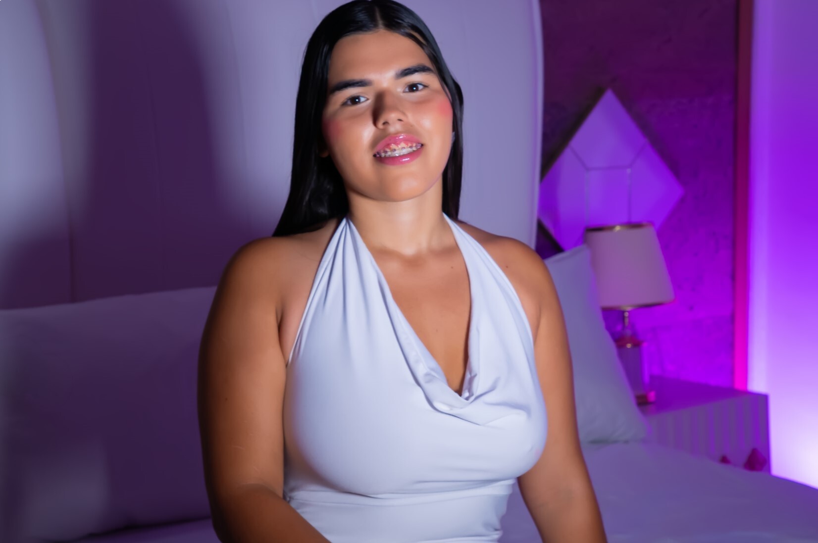 MiluJones photo 3