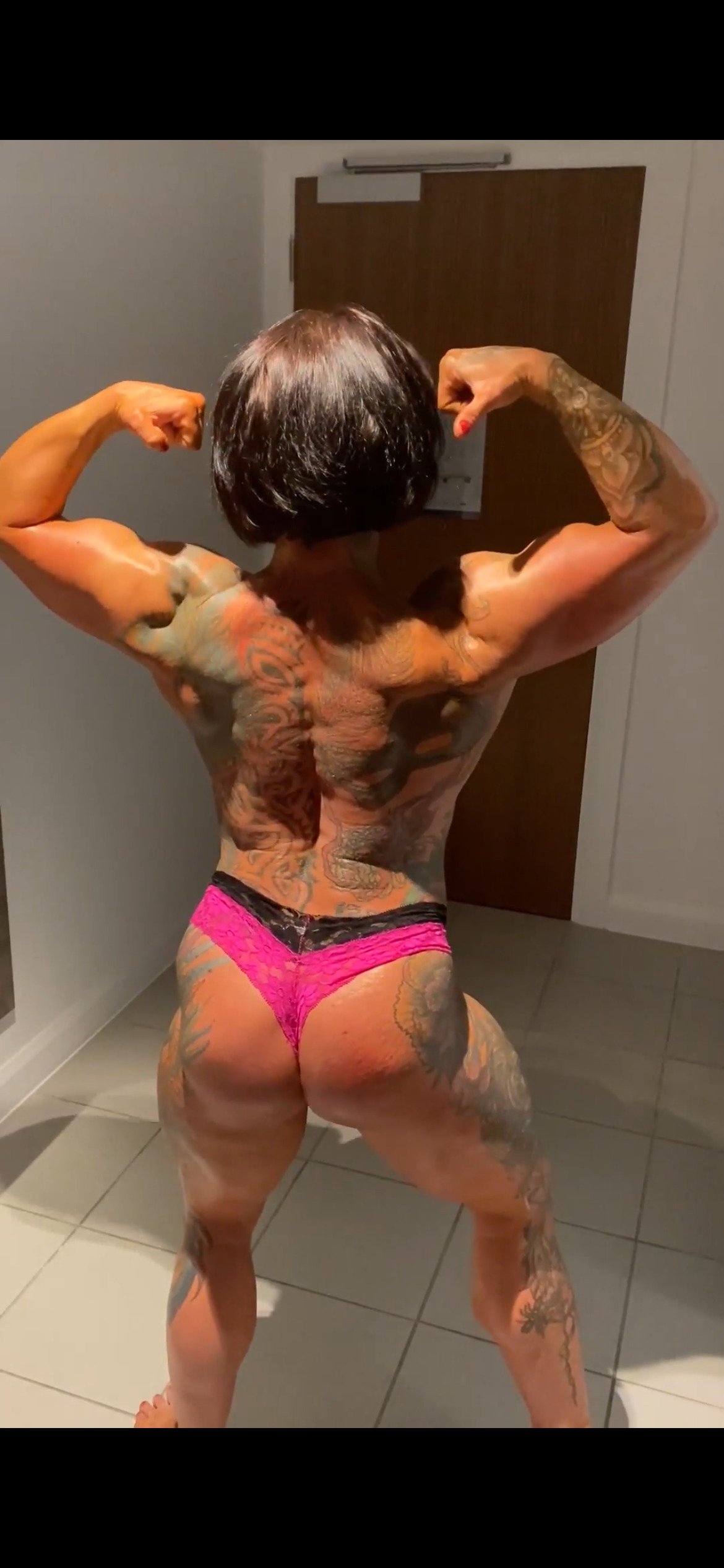 NiceMuscleGirlXZXZ photo 37