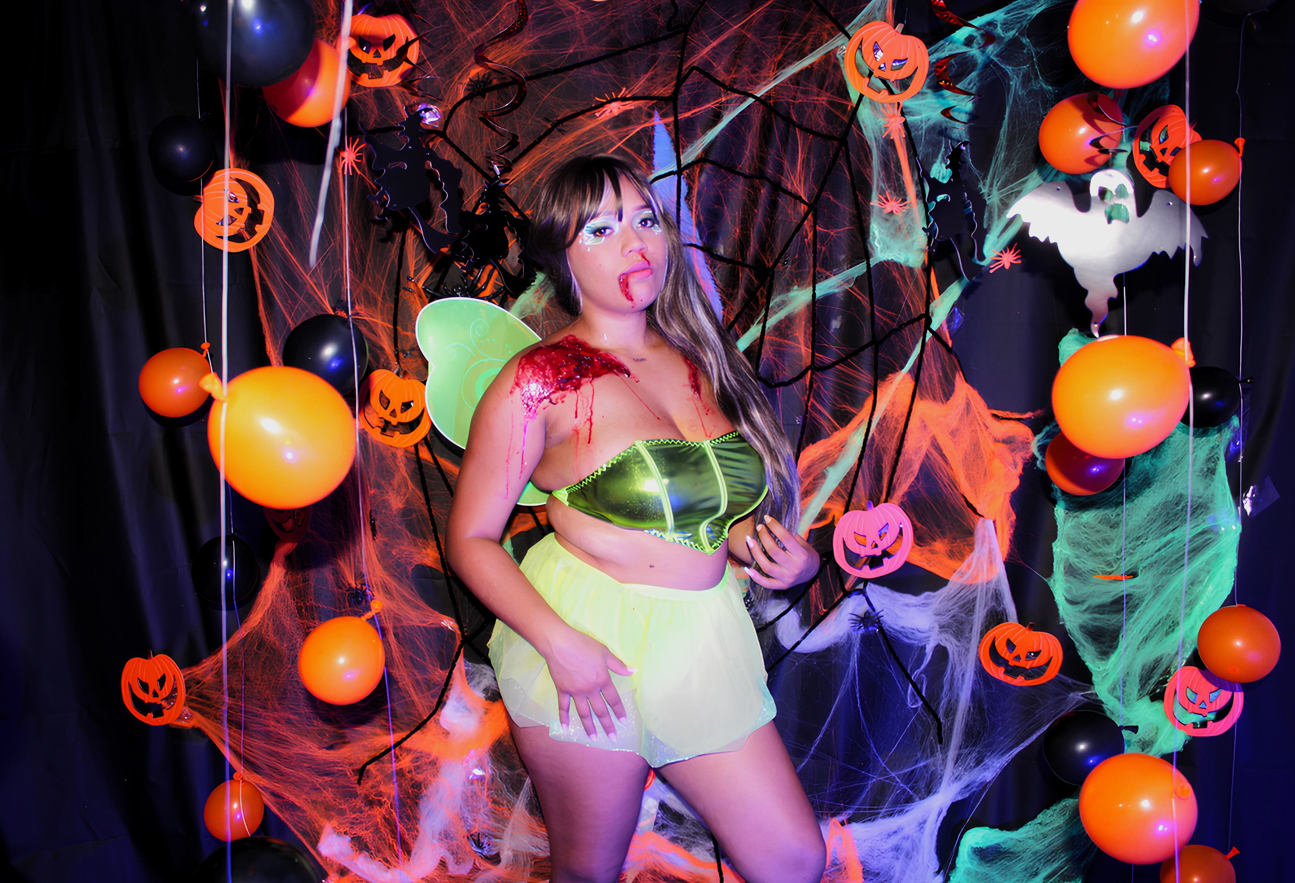 BustyGlow121 photo 6