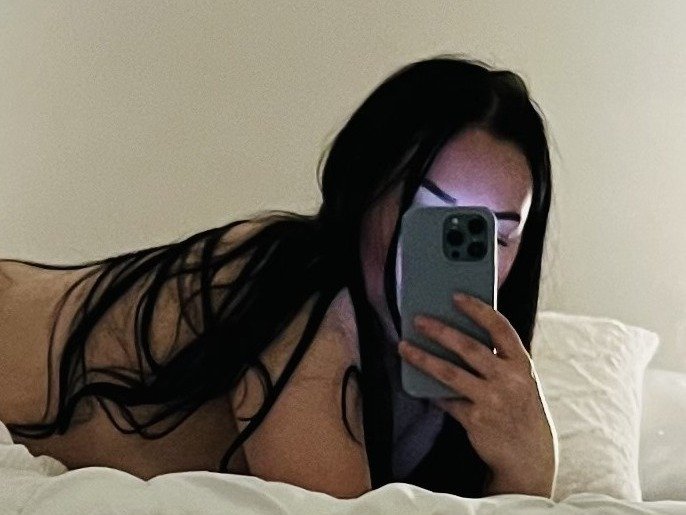 unhingedmikayla photo 1