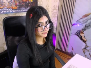 HollyWatson26