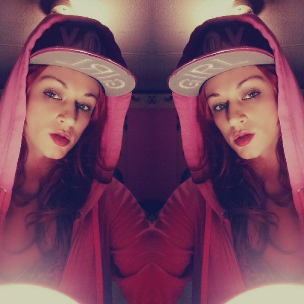 DahliaSimone photo 3