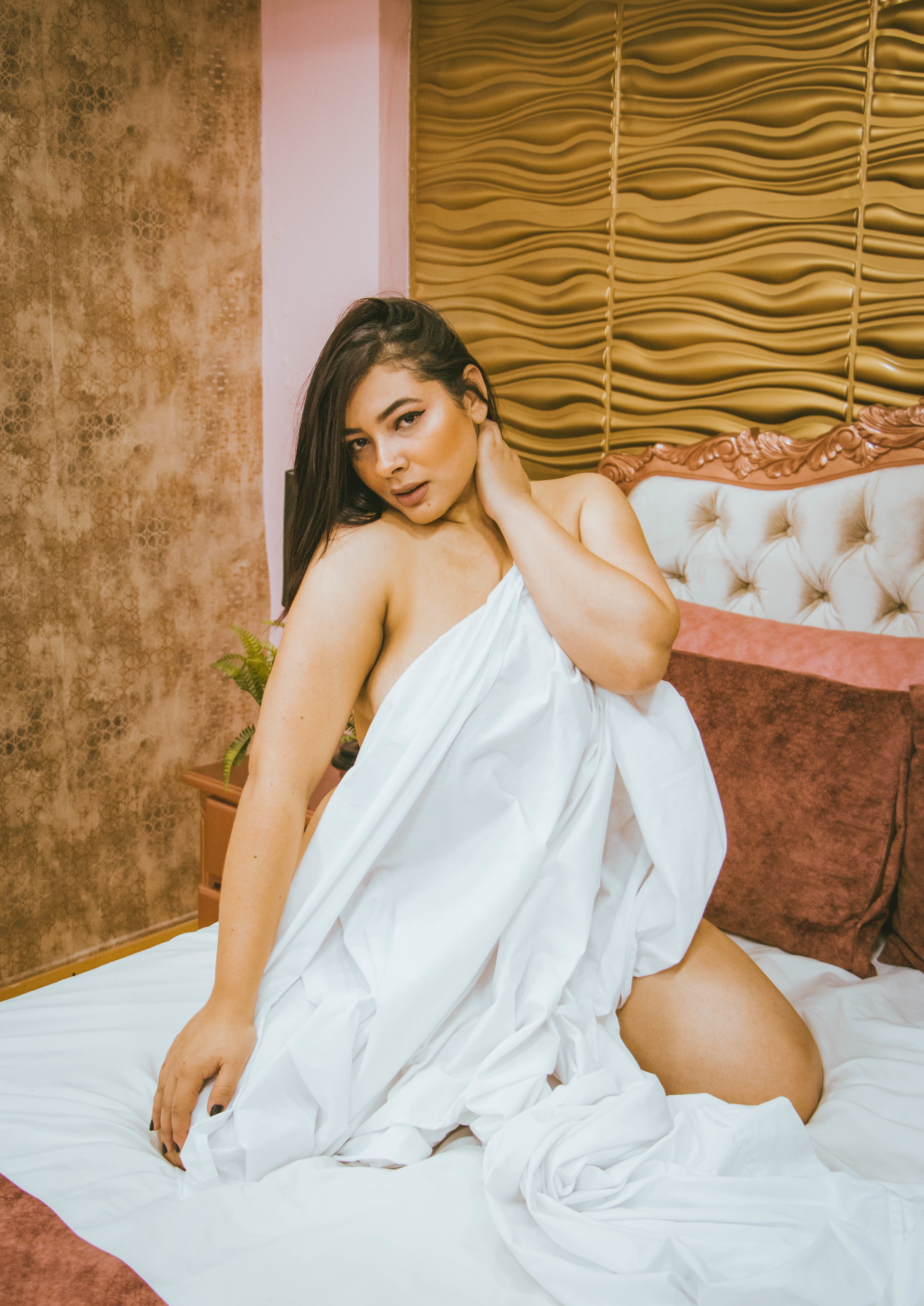 SophieCurvess photo 26