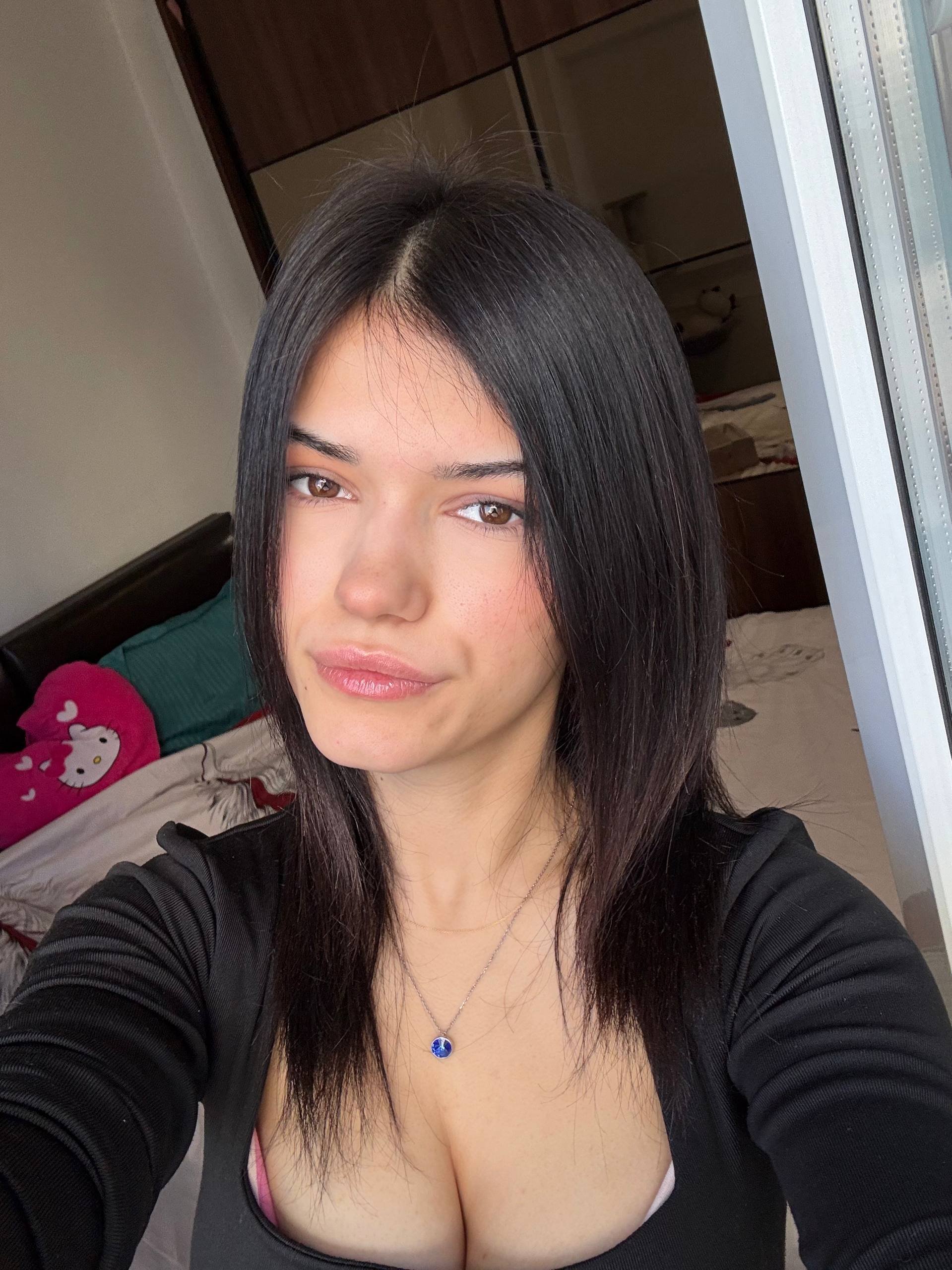 HotMollyX photo 9