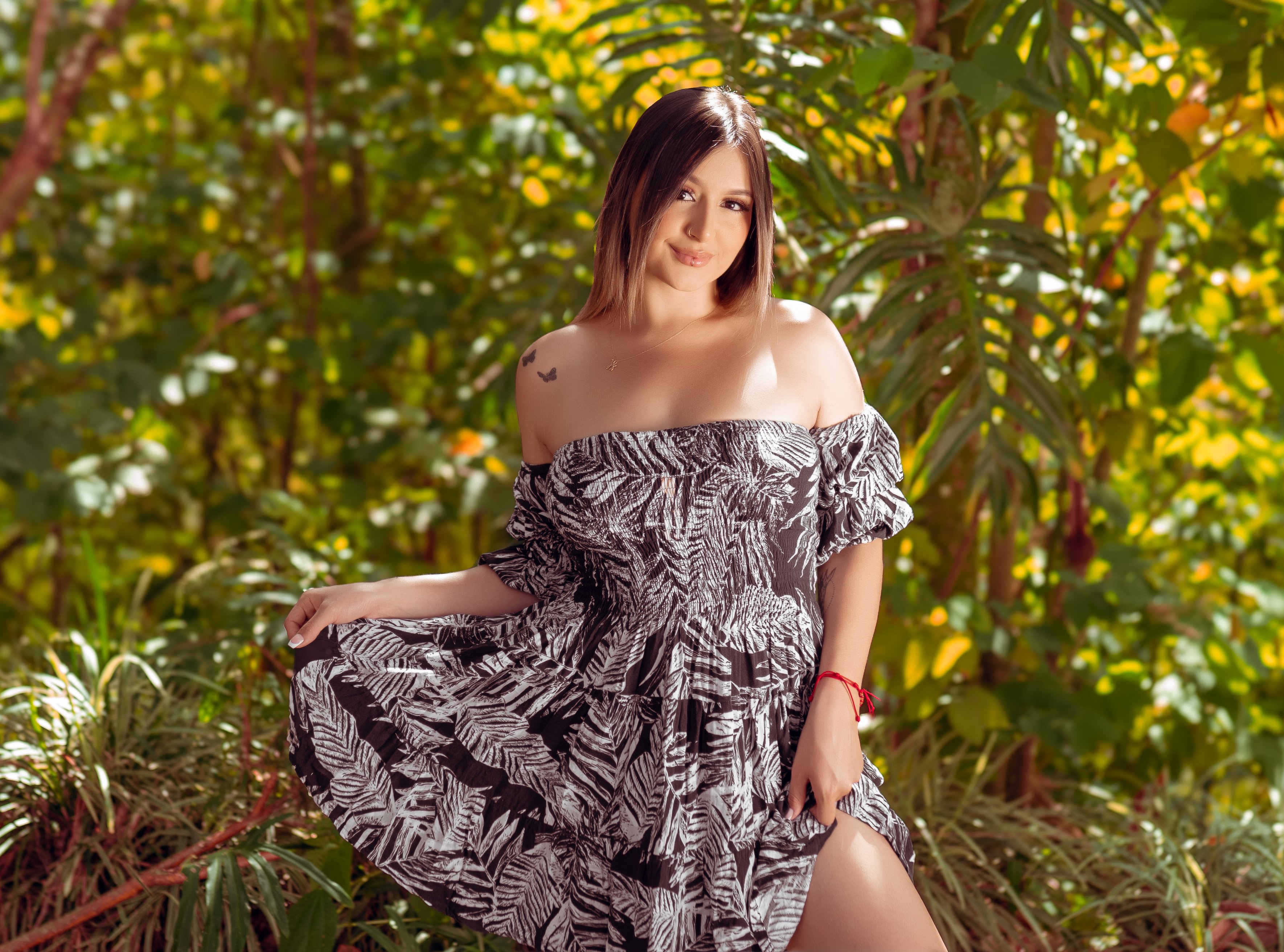 AnnieLeonii photo 34