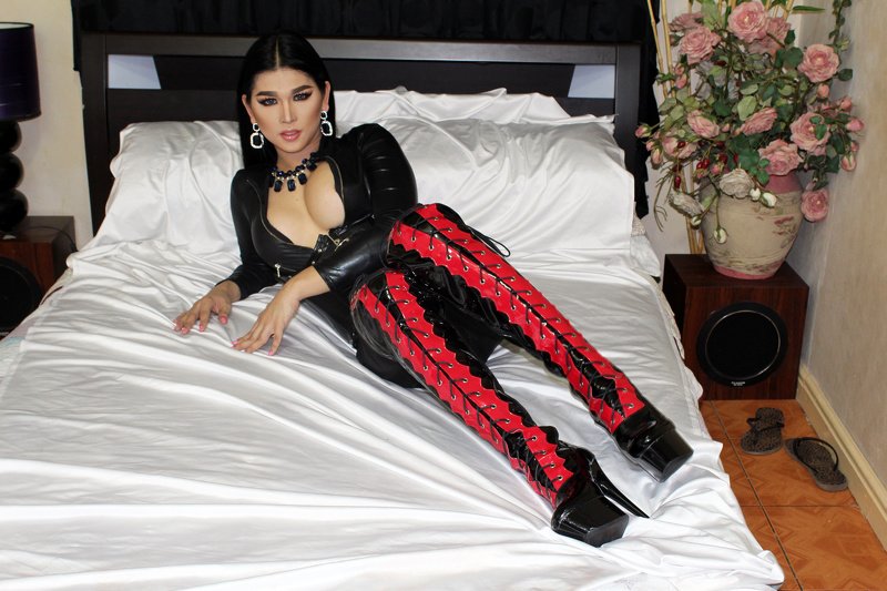 AffairToAGoddess photo 2