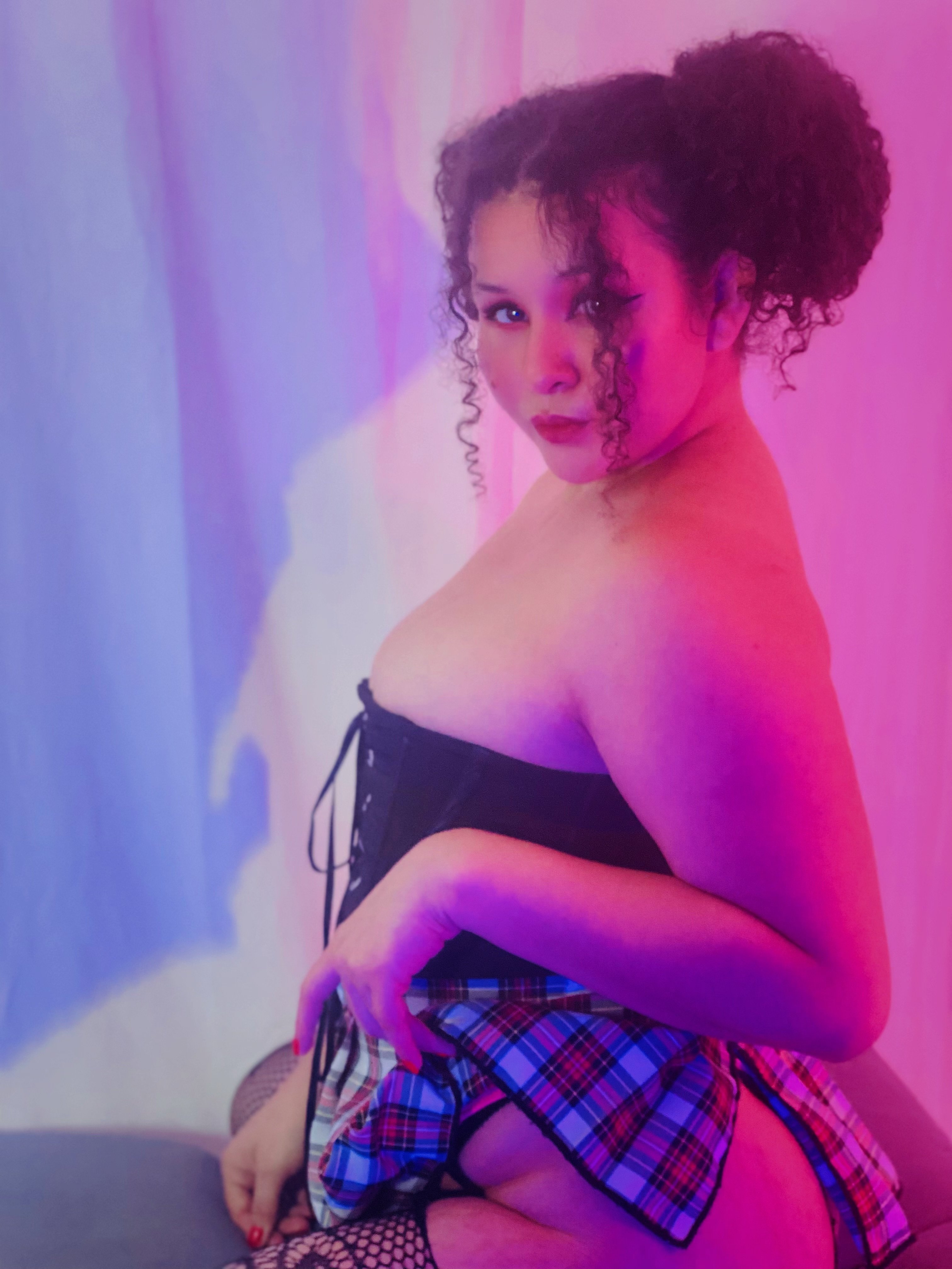 AlaeBigAss photo 42