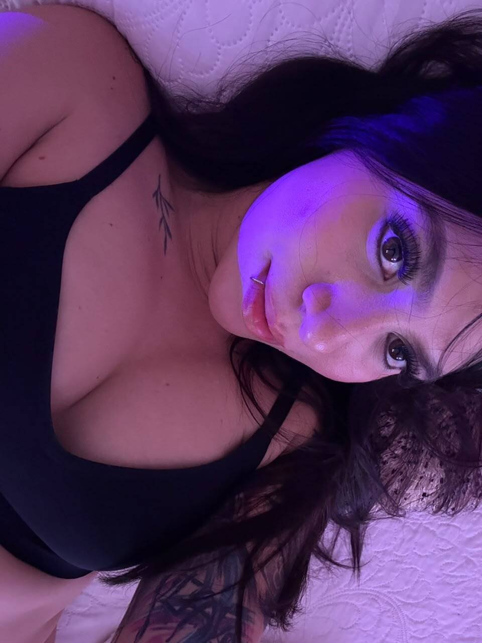 JuliAshton photo 40