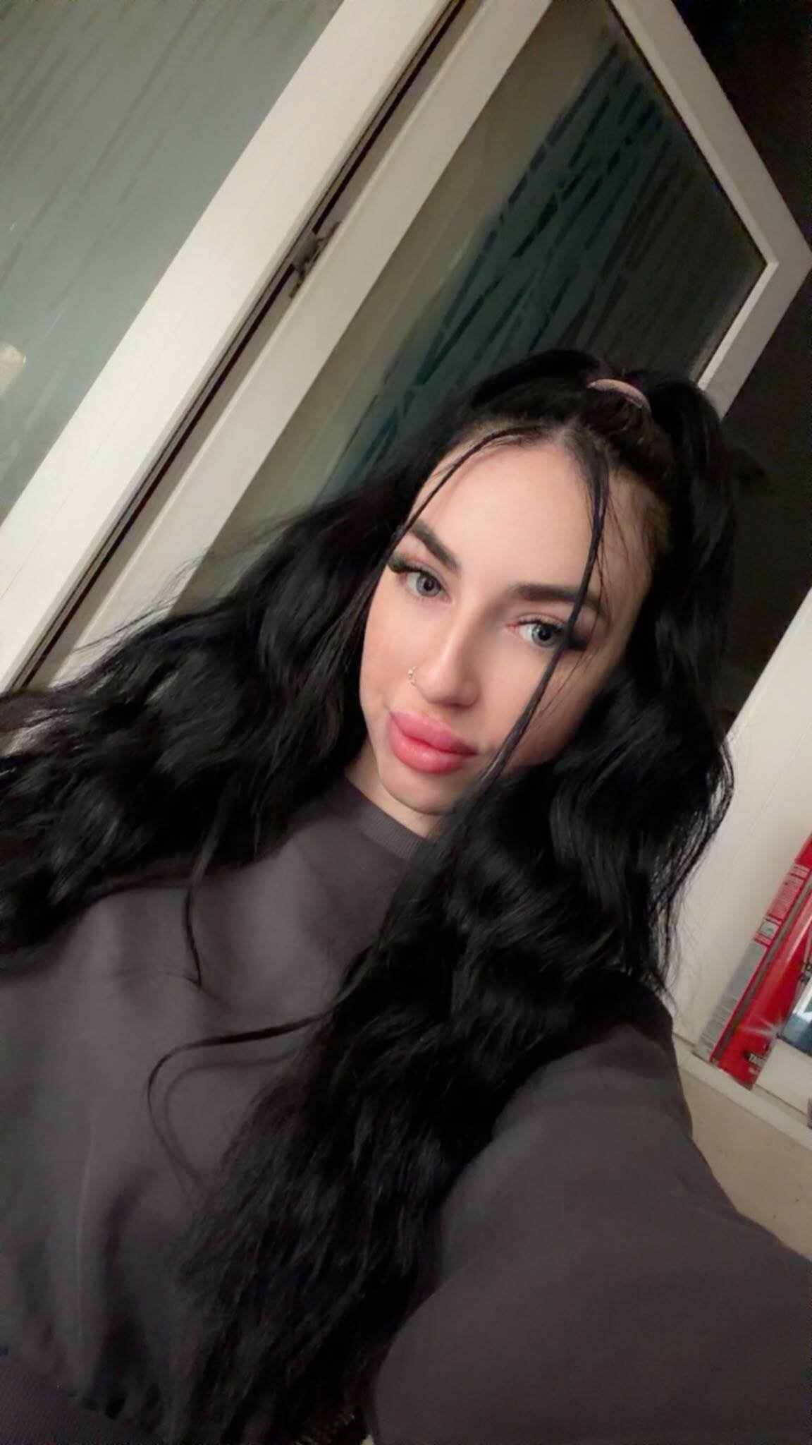LilyL0u photo 5