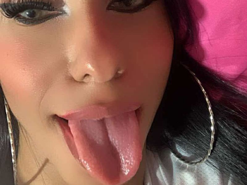RileyHotBig photo 4