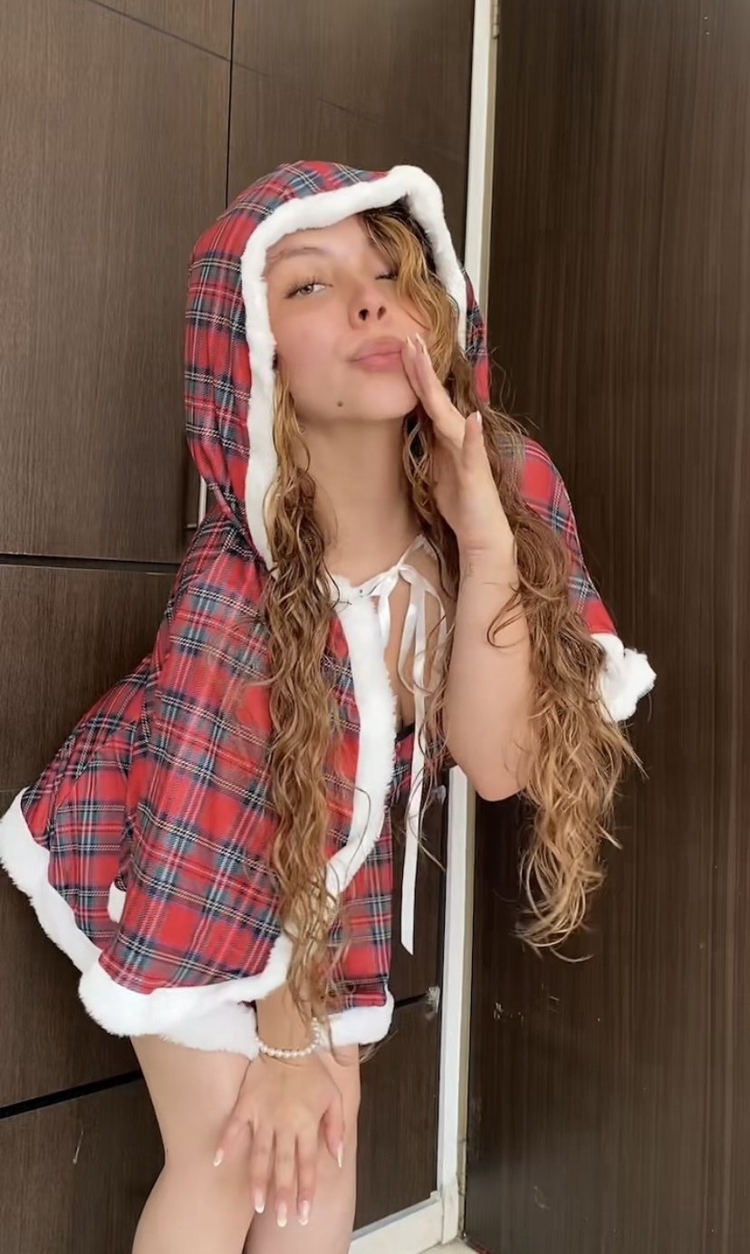 HayleyMarshalll photo 5