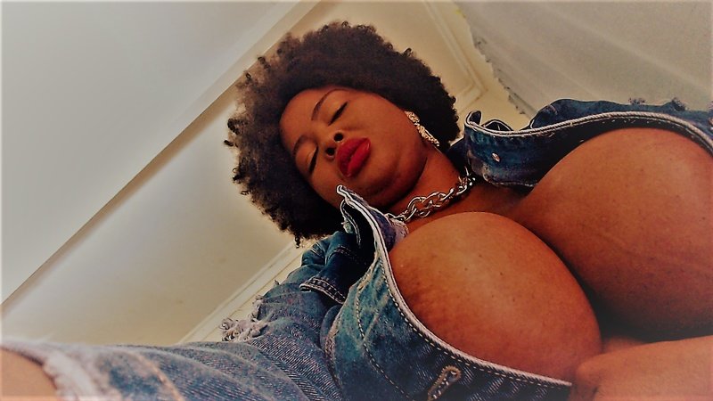 GodessBoobs photo 1