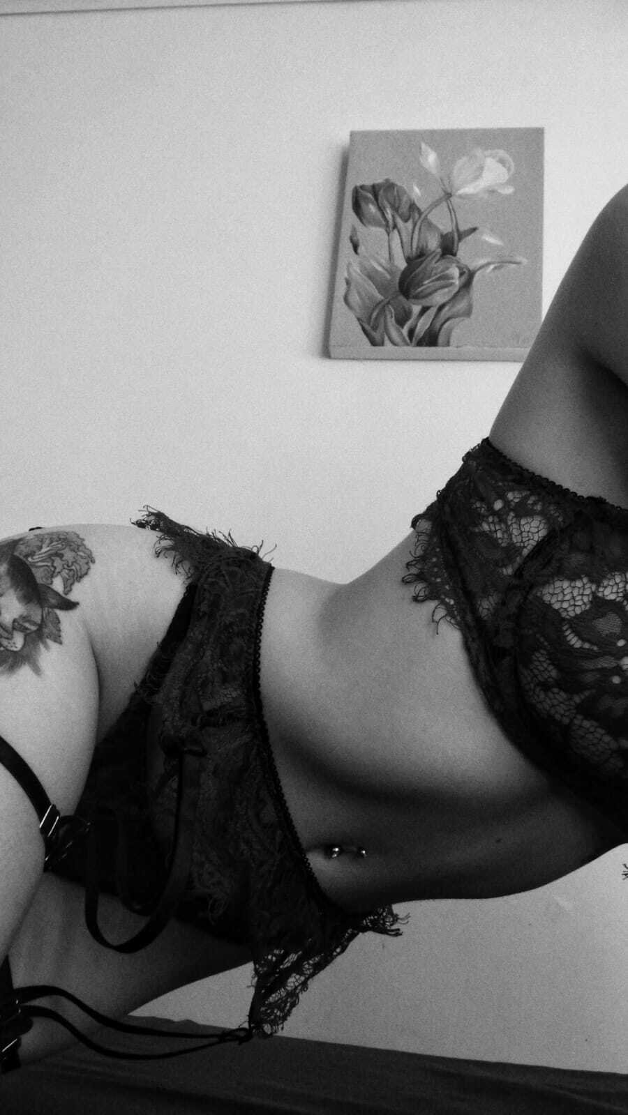 AlaneyMarie photo 33