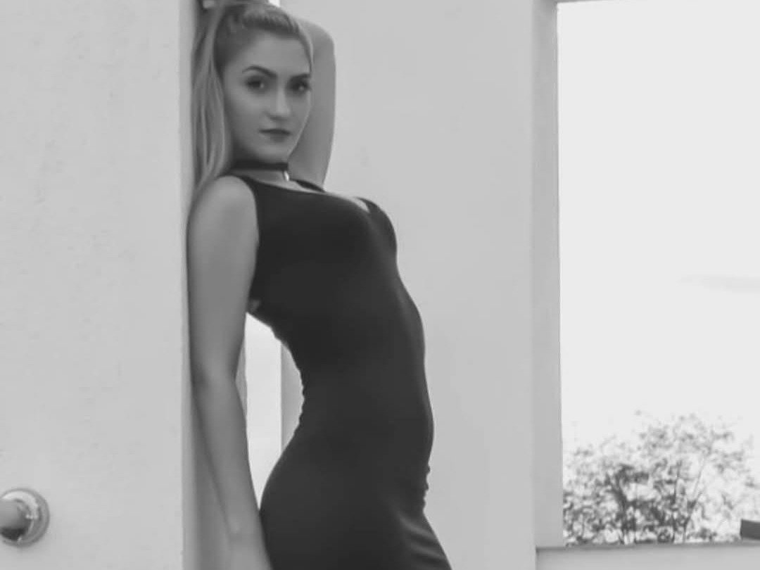 AlisonDesiree photo 15