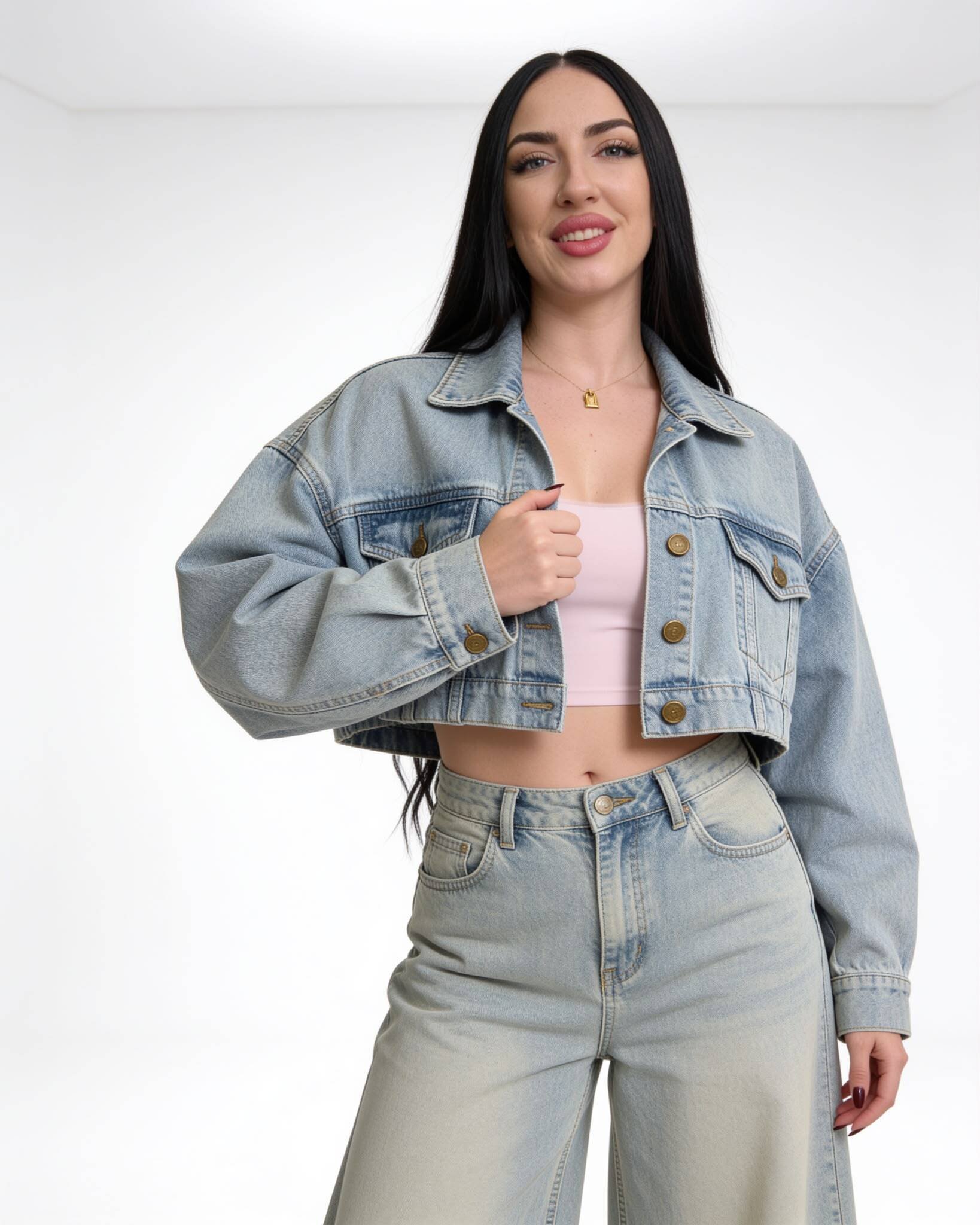LilyL0u photo 30
