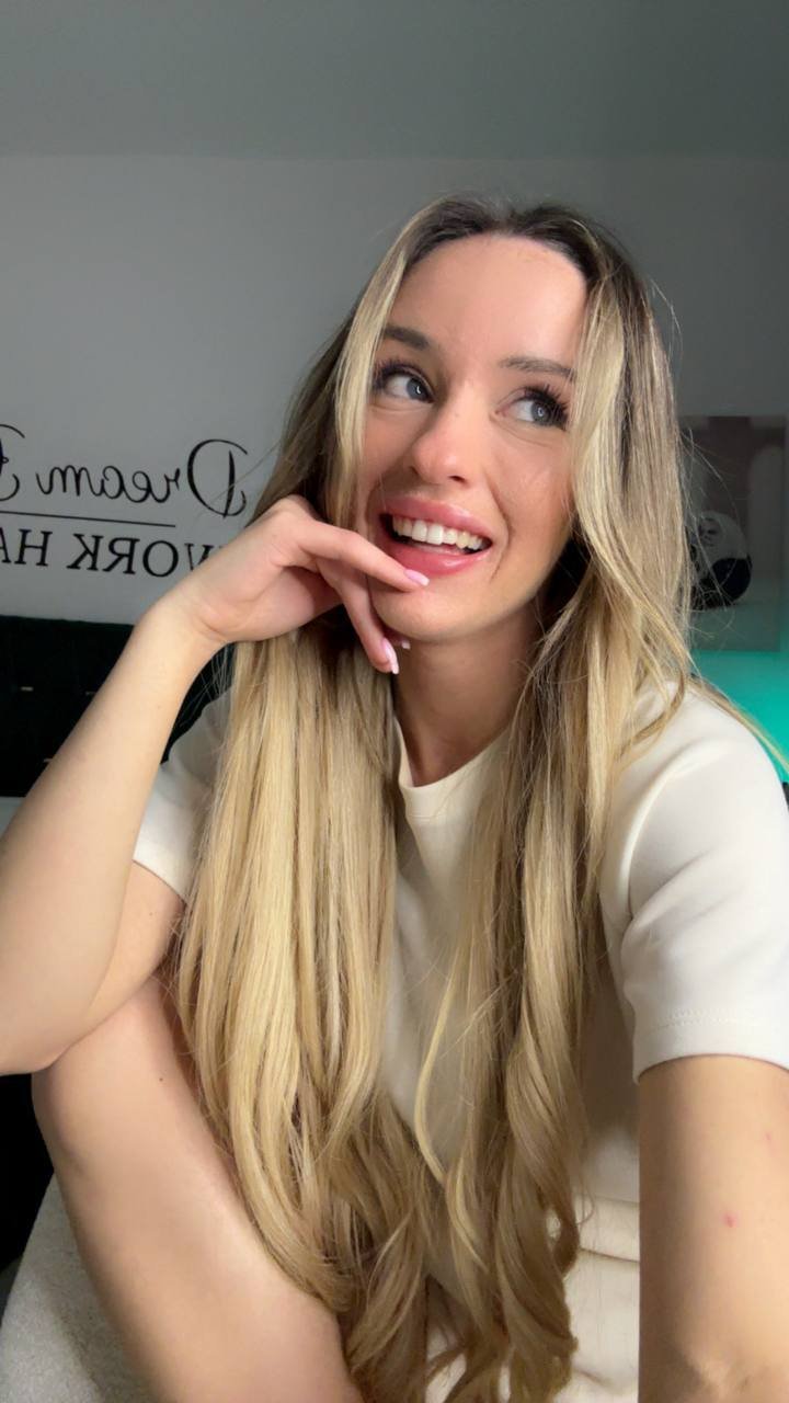 KatieeCutieXoo photo 11