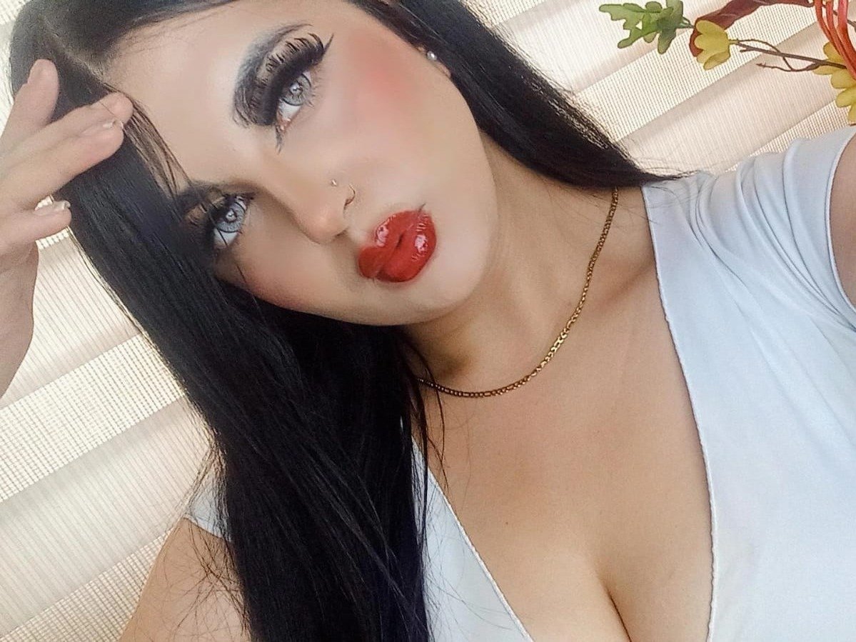 Emilyconore photo 1