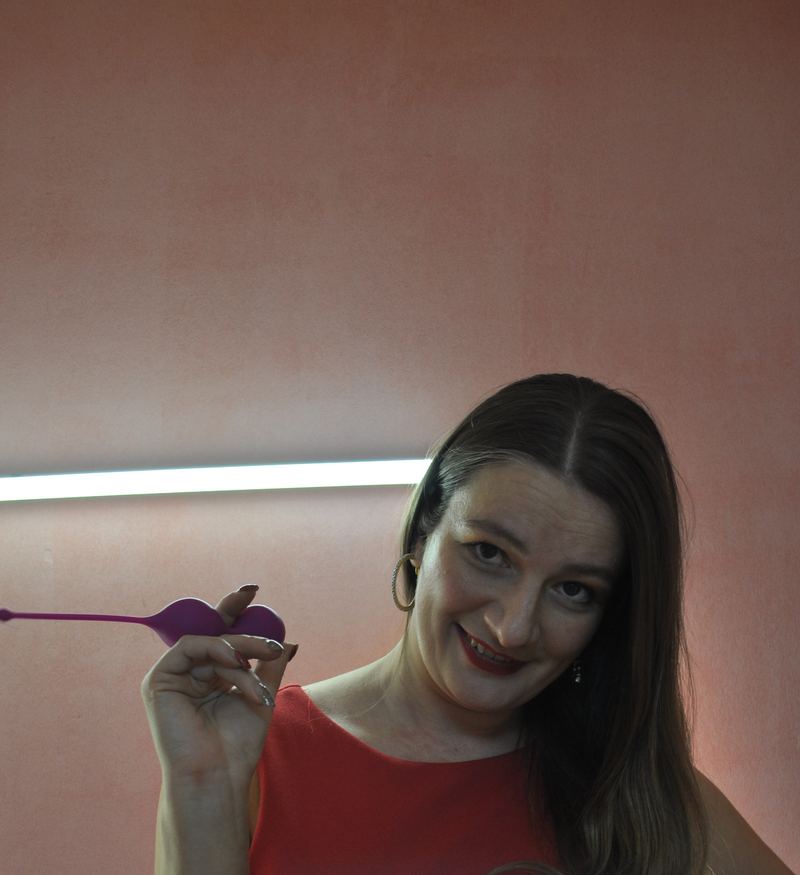 BellaGoldis photo 4