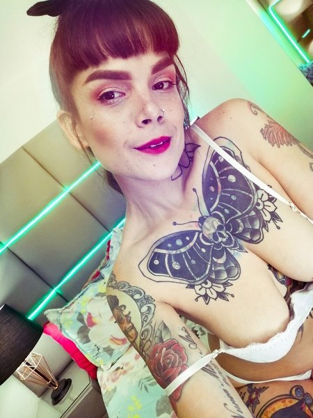 AlessaMoth photo 27