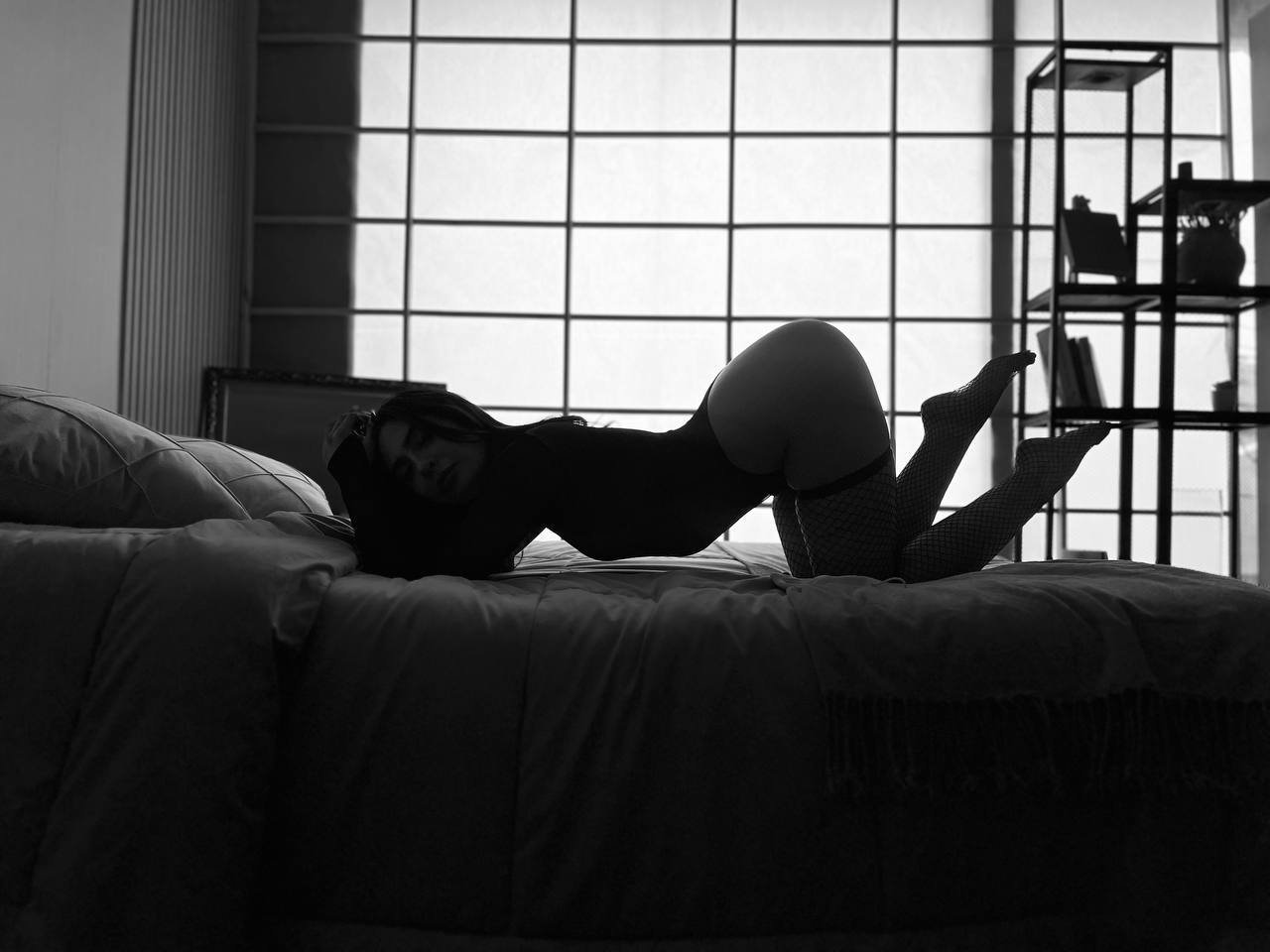 NiniThomson photo 138