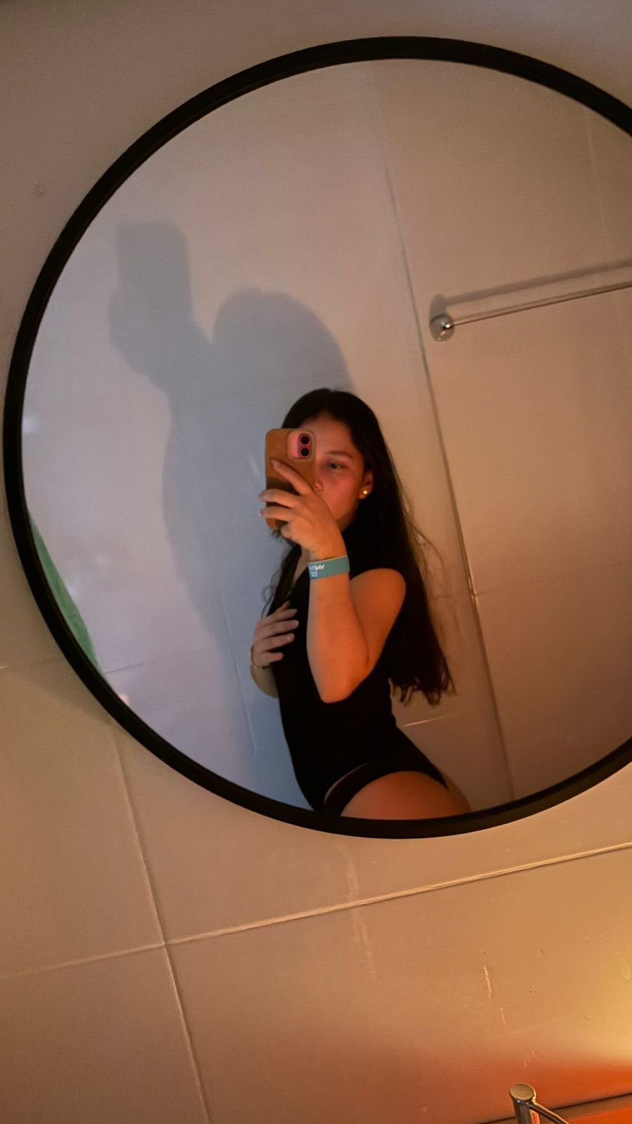 ZoeBarnett photo 15