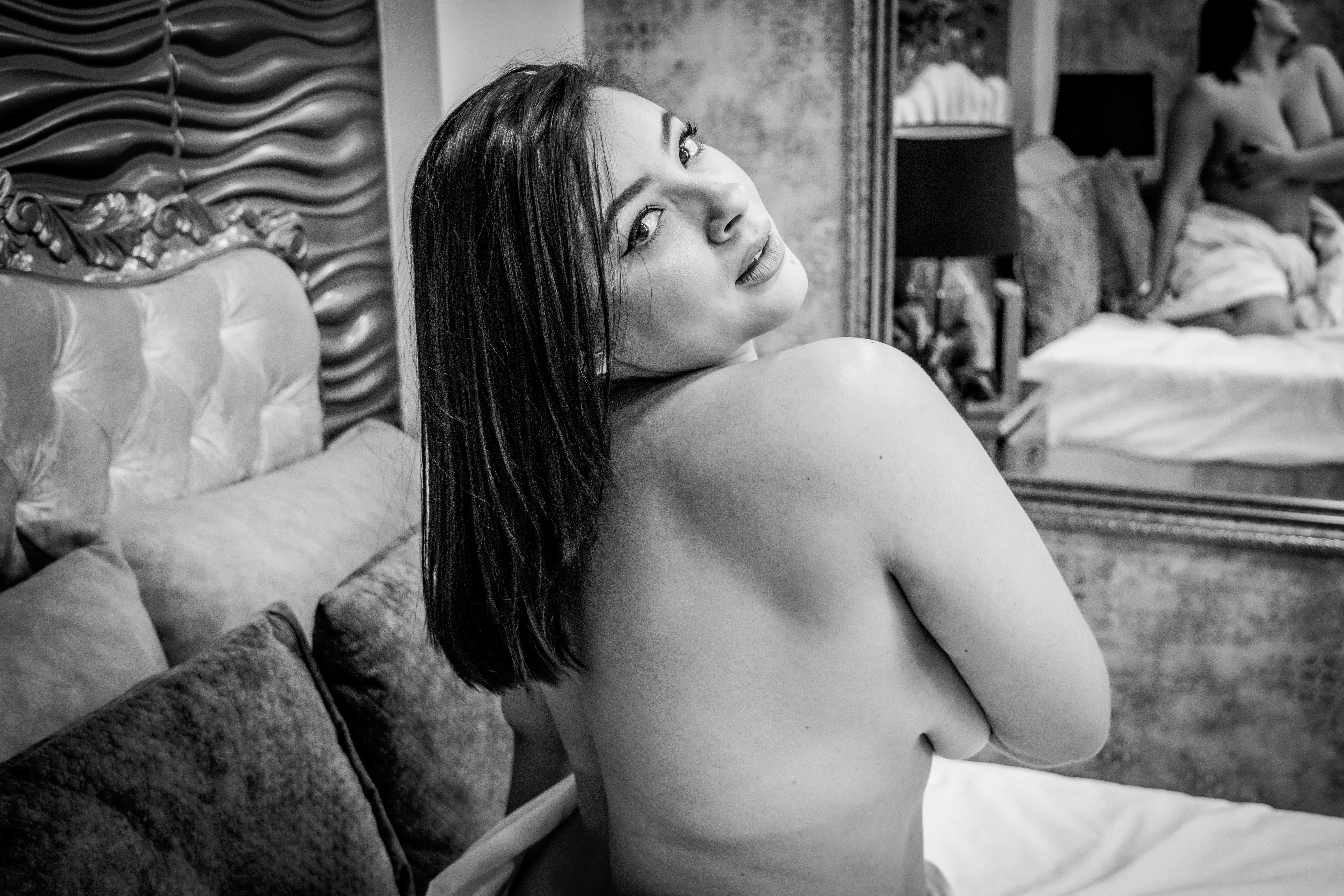 SophieCurvess photo 29