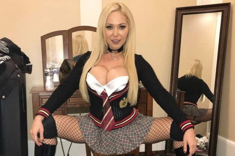 RealMaryCarey photo 4